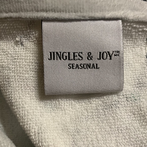 JINGLES & JOY- Seasonal- DOGGIE 🐶 HOLIDAY🎄 Bath Towel Set - Picture 2 of 14
